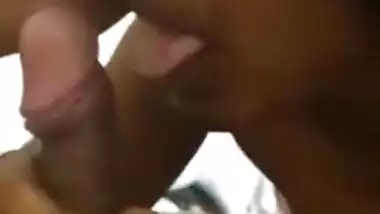 Hawt Srilankan engulfing cock of her boss