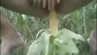 Using various stuff indian MILF enjoy petting fuck corn