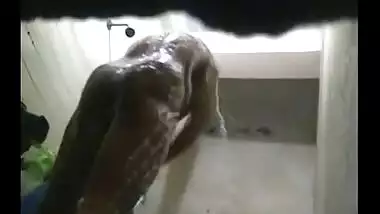 Desi College Girl Hot Bath MMS Video