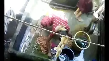 lucknow sisters taking bath together