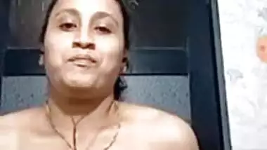 Desi aunty show her big boob