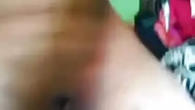 XXX video of Desi chick's twat being fingered close-up becomes MMS