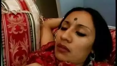 Indian Sweetie Prepped For Threesome