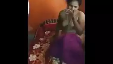 Mature Indian XXX wife’s extramarital home sex affair on hidden cam MMS