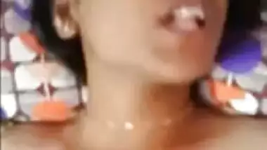 Cute Mallu girl’s pussy fucking sexy video