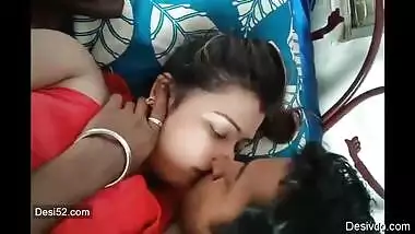 Desi Devar bhabi sexy kissing video