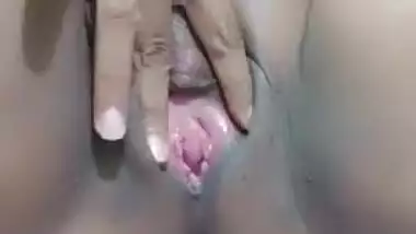 Beautiful Nepali Wife Fingering Video
