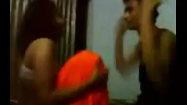 Hindi sex desi porn xxx clip of Indian bhabhi ki chudai with hubby!