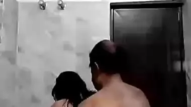 Desi Old Couple Romance In Bathroom