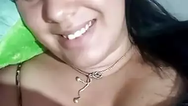 Big Booby Housewife Webcams Her Friend Exposing herself