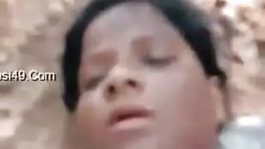 Hindu village virgin girl is fucked outdoors