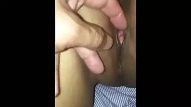 Fingering a horny teen beauty - Closeup