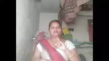 desi babe showing her hot shaved pussy