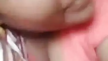 Sexy Desi Girl Showing Her Boobs on Video Call