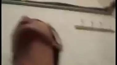 Well-fit Tamil girl masturbate pussy on XXX MMs cam video