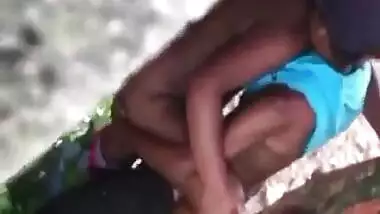 Village voyeur caught on mms video of Desi lovers caught fucking outdoor