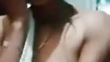 Desi Wife give Blowjob in Bus