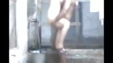 Bhabhi devar having an open shower sex