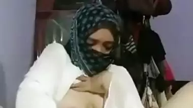 [ Indian Hard Porn ] Desi sexy hijabi girl fing her pussy