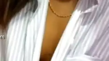 Today Exclusive- Cute Lankan Tamil Girl Showing Her Boobs And Pussy Part 1