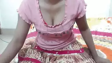 Anonymous Indian woman with mask has prepared XXX surprise in sex video