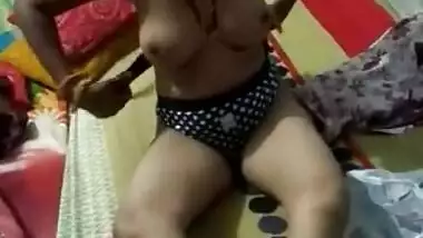 Aunty stripping clothes before sex MMS