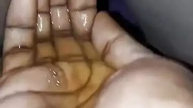 Aunty Pussy Fingering Hrd She Cant Resist Leaking Huge