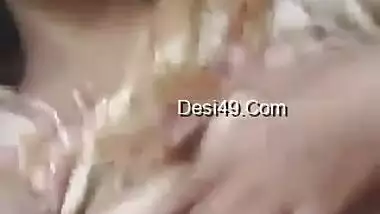 Whorish Desi mom exposes small breasts and smooth cunt in close-up