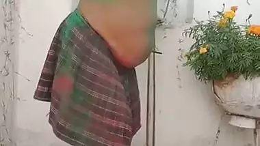 Holi nude video of Randi bhabhi in colors