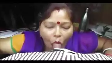 Indian Maid blow job at office