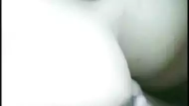 Sexy boobs sucking Desi MMS video