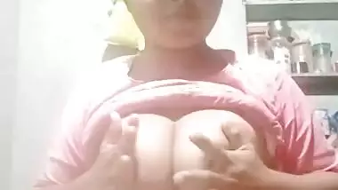 Horny Desi Girl Shows her Boobs and Pussy 2 Clips Part 1