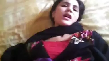 Hard cock slides into XXX pussy of Paki chick causing her to moan
