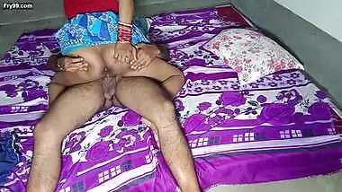Hindi Me Bolkar Sex Videos - Jija sali hindi me bolkar chodna busty indian porn at Hotindianporn.mobi