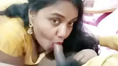 Busty Tamil Desi XXX wife sucking her husband’s dick and eating cum MMS