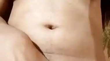 Cute Desi Babe Showing Boobs n Pussy