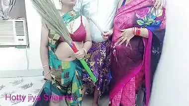 XXX Beautiful Indian aunty shared his husband with maid!! Hindi latest 2022 hot threesome sex