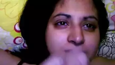 Indian mature bhabhi giving hot blowjob to hubby’s friend