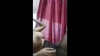Beautiful Indian horny Bhabi Masturbating using Oil