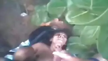 Indian Girlfriend Fucked at outdoor