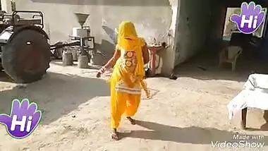 village bhabhi dance