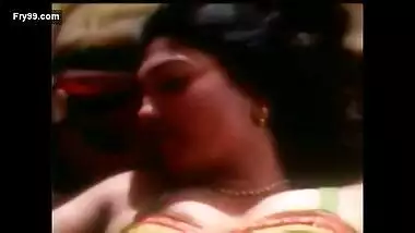 Xxxvibeohinde - Xxxvibeohinde busty indian porn at Hotindianporn.mobi