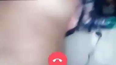 Paki Girl Showing Her Ass And Boobs On Vc Part 1