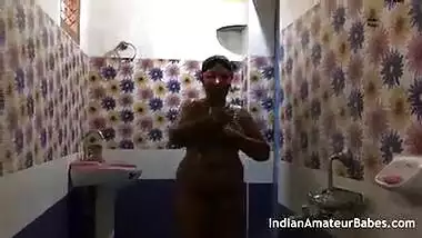 Indian wife fuck with friend absence of her husband in shower