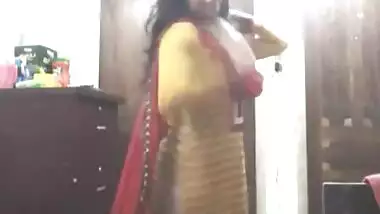 bengali girl inhalwaruittriping and trying dresses 2