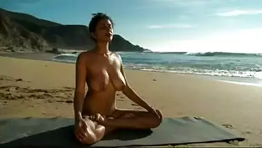 Beach most excellent place for yoga classes as Hot girl demonstrates