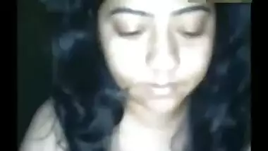 Bangalore Engineer exposes her large boobs on cam scandal
