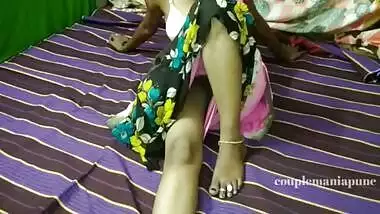 Marathi bhabhi pulling up her sari to show her cunt