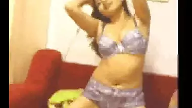 Indian slut strips on webcam