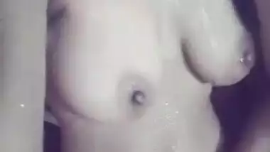sexy Tamil college girl nude MMS shower bath video